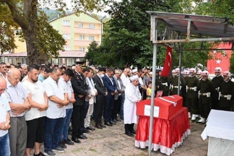 Erzurum'da trafik kazasında hayatını kaybeden uzman &ccedil;avuşa acı veda!
