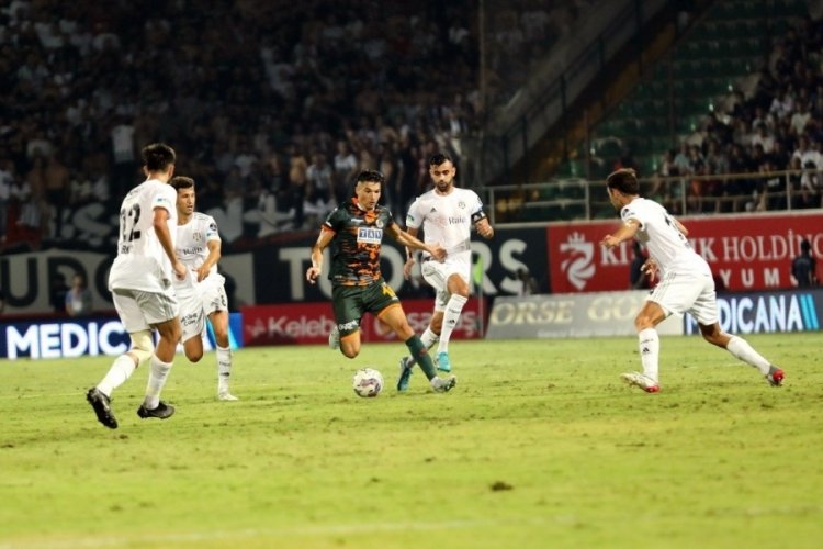 Beşiktaş, Alanyaspor ile berabere kaldı