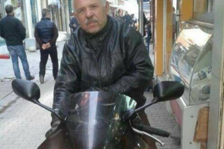 Trakt&ouml;r r&ouml;morkuna &ccedil;arpan motosiklet s&uuml;r&uuml;c&uuml;s&uuml; hayatını kaybetti