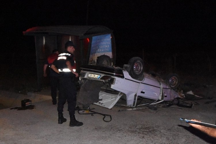 Kaza yapan ara&ccedil; kağıt gibi ezildi