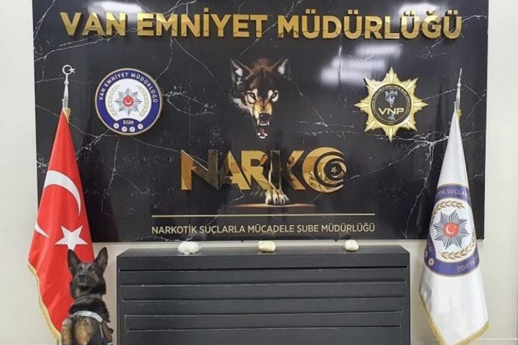 Van'da 2 kilo 934 gram uyuşturucu madde ele ge&ccedil;irildi