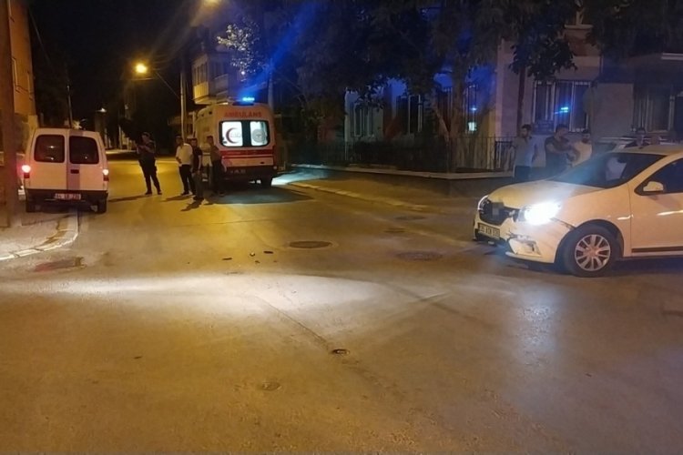 Alkoll&uuml; s&uuml;r&uuml;c&uuml; kamyonete &ccedil;arptı