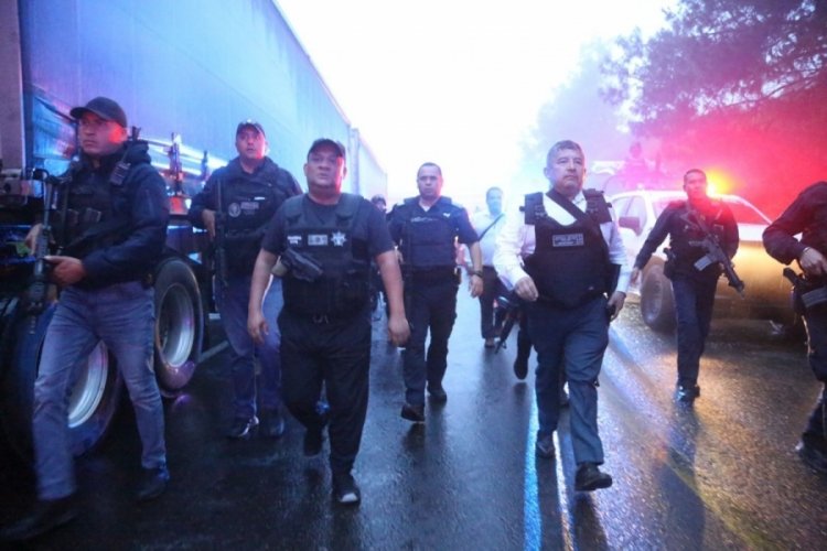 Organize su&ccedil; &ouml;rg&uuml;t&uuml;ne b&uuml;y&uuml;k darbe: 164 kişi tutuklandı