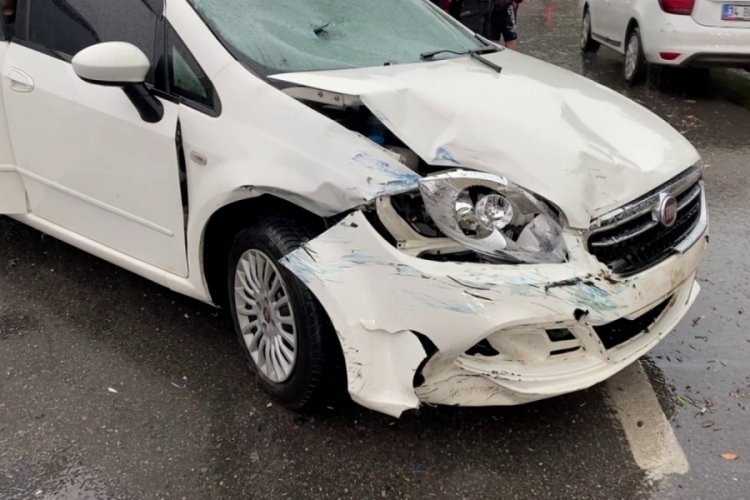 9 aracın karıştığı zincirleme kaza: 2 yaralı