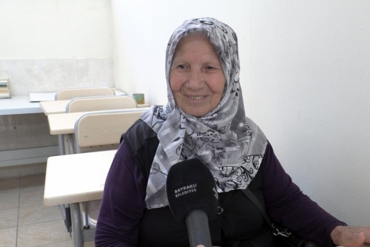 Belediyenin kursuyla 78 yaşında okuma-yazma &ouml;ğrendi