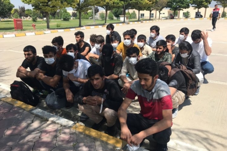 136 Afganistanlı g&ouml;&ccedil;men &uuml;lkelerine g&ouml;nderildi
