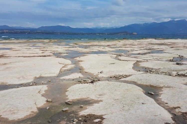 İtalya'daki Garda G&ouml;l&uuml; kuruma tehlikesi yaşıyor