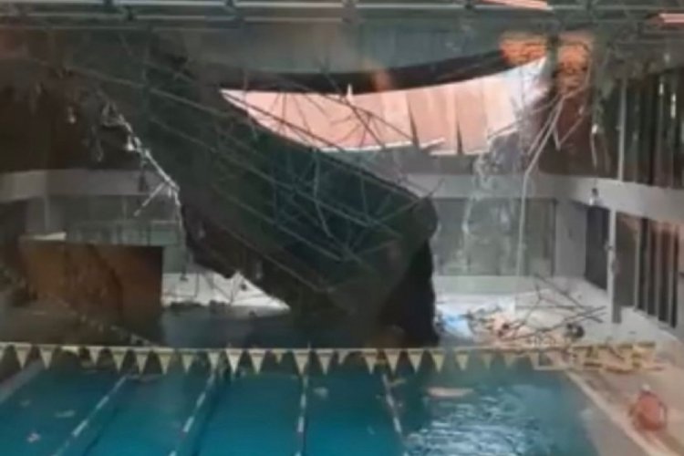 Şiddetli yağmur sonucu spor salonunun &ccedil;atısı &ccedil;&ouml;kt&uuml;