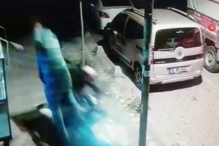 Motosikletini &ccedil;alan hırsızın &uuml;zerine u&ccedil;tu