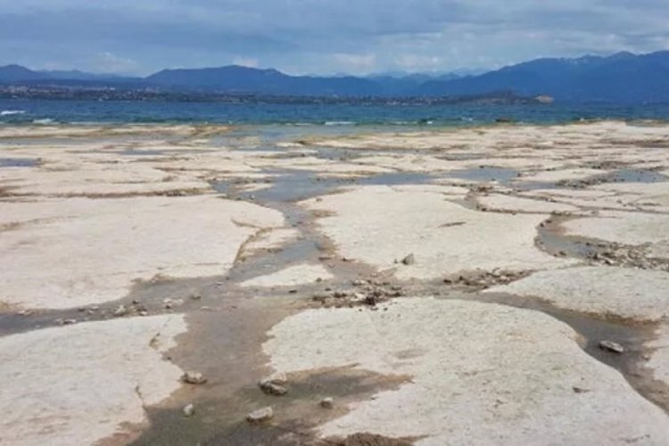 İtalya'daki Garda G&ouml;l&uuml; kuruyor