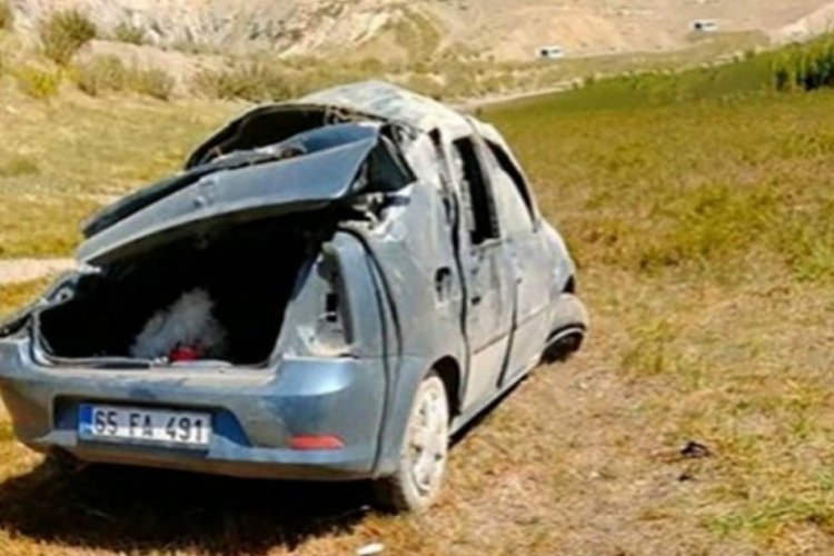 Van'da otomobil takla attı: 1 &ouml;l&uuml;, 4 yaralı