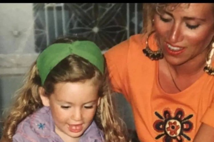 Annesi Sinem Kobal'ın k&uuml;&ccedil;&uuml;kl&uuml;ğ&uuml;n&uuml; paylaştı