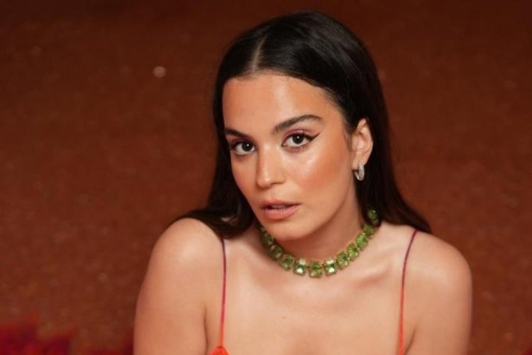 Aslı Bekiroğlu'nun y&uuml;z&uuml;ne cam sebil patladı