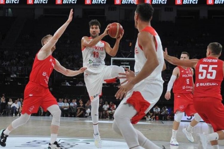 A Milli Erkek Basketbol Takımı, Polonya'yı farklı ge&ccedil;ti