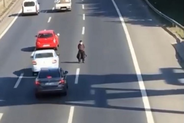 Yolun ortasında durarak kazaya neden oldu