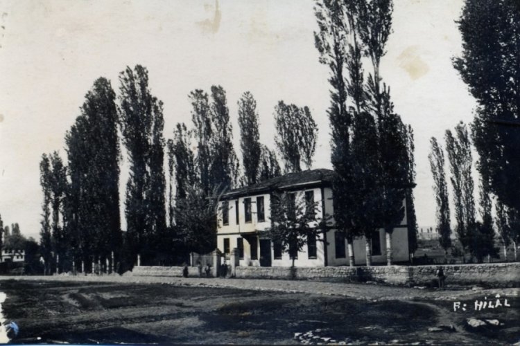 Bursa'da İneg&ouml;l'&uuml;n 111 yıllık okulu i&ccedil;in sergi d&uuml;zenlenecek
