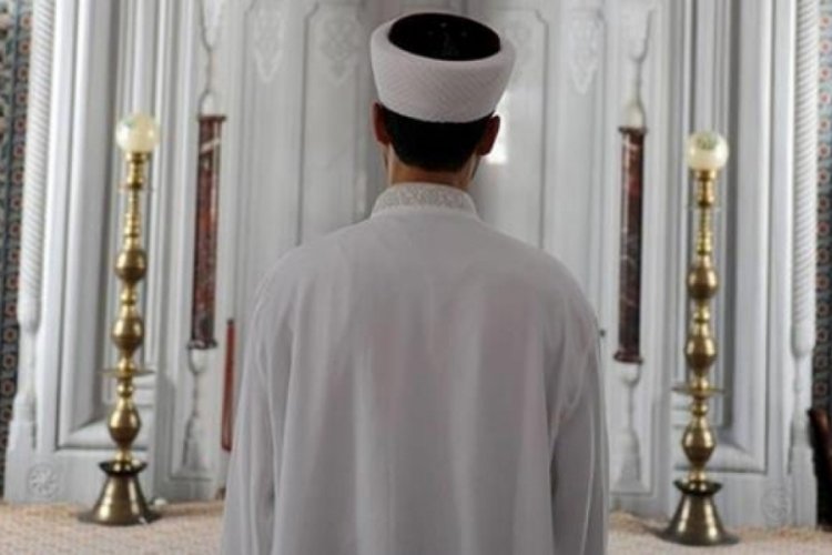 Denizli'de imam ve m&uuml;ezzinlerin escort kadınlarla birlikte oldukları &ouml;ne s&uuml;r&uuml;ld&uuml;