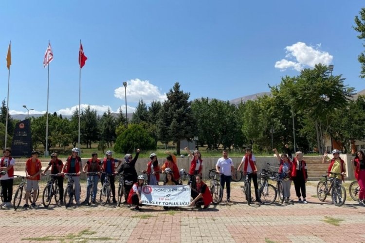 Uluslararası Gen&ccedil;lik g&uuml;n&uuml;ne &ouml;zel bisiklet gezisi