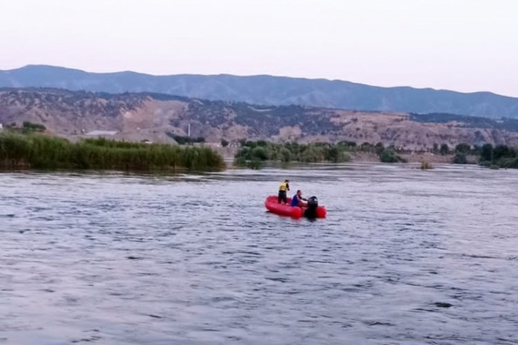 Hindistan'da otob&uuml;s nehre d&uuml;şt&uuml;: 7 &ouml;l&uuml;, 32 yaralı