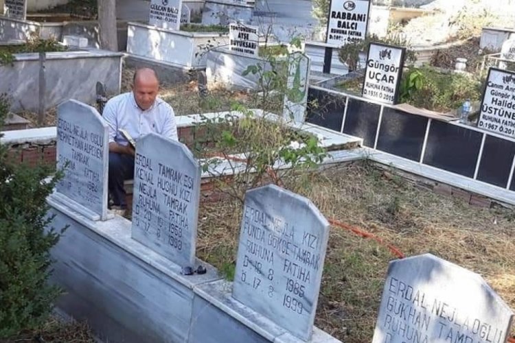 23 yıldır depremde kaybettiği eşi ve &ccedil;ocuklarını anmak i&ccedil;in Yalova'ya geliyor