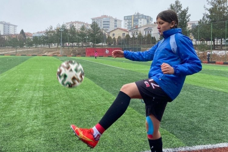 Futbolcu kızlar Uşak'ın gururu oldu