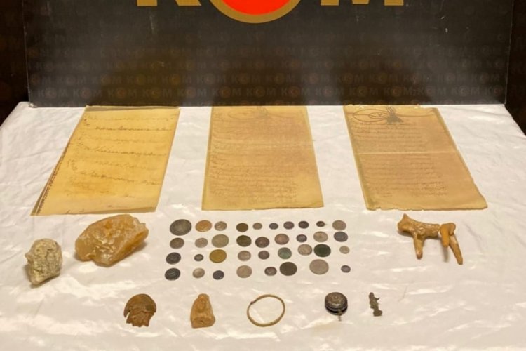 Operasyonda tarihi eser niteliğinde malzemeler bulundu