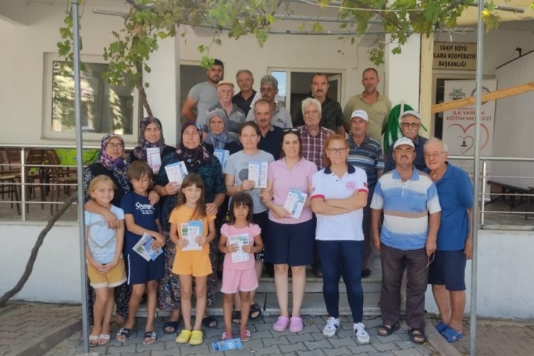 Edirne'de sağlık ekipleri vatandaşlara ilk yardımı anlatıyor