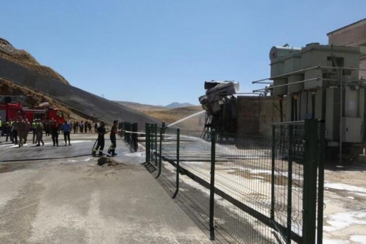HES trafosunda yangın: 1 bu&ccedil;uk saatte s&ouml;nd&uuml;r&uuml;ld&uuml;