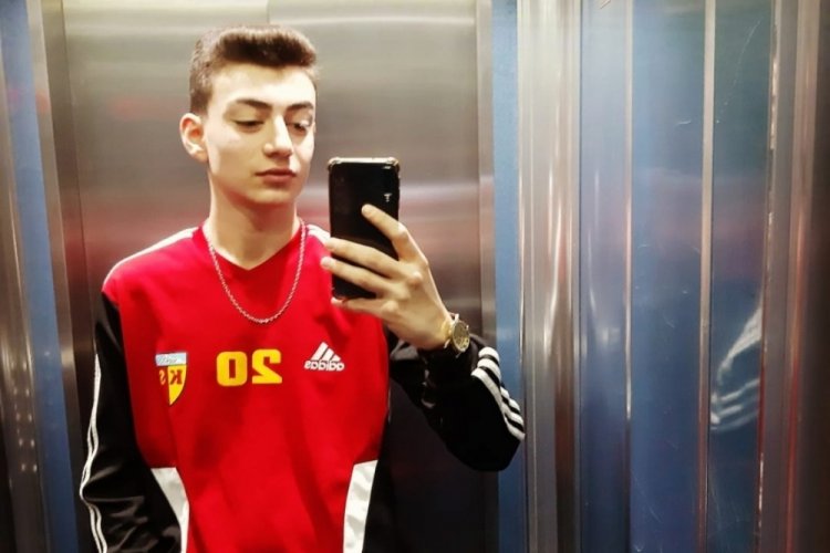 17 yaşındaki Yusuf Eren bı&ccedil;aklanarak &ouml;ld&uuml;r&uuml;ld&uuml;
