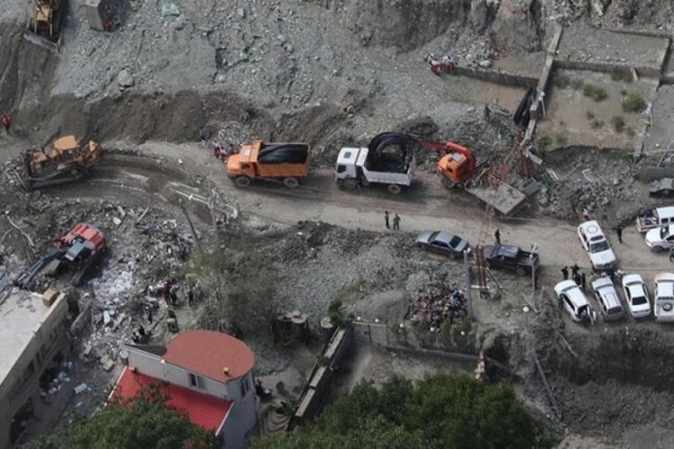 İran'daki sel felaketinde can kaybı 96'ya y&uuml;kseldi