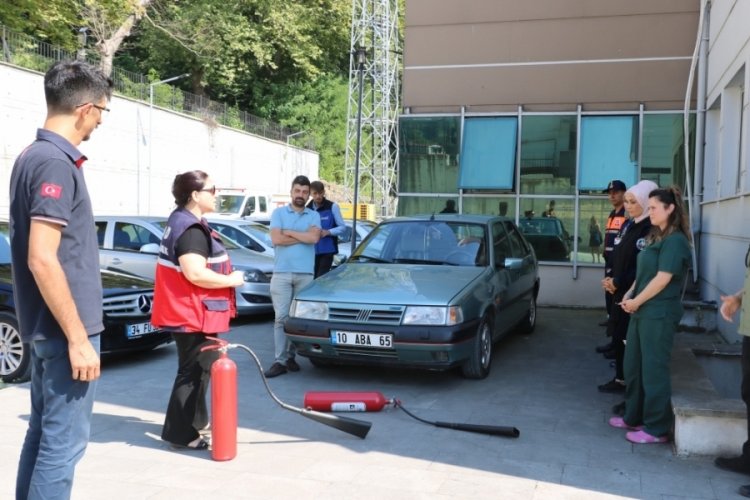 112 Acil &Ccedil;ağrı merkezi personeline yangın tatbikatı yapıldı