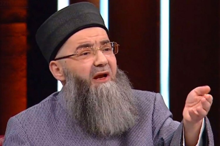 C&uuml;bbeli Ahmet Hoca'dan l&uuml;ks otellerde spa yaptıran kadınlara tepki