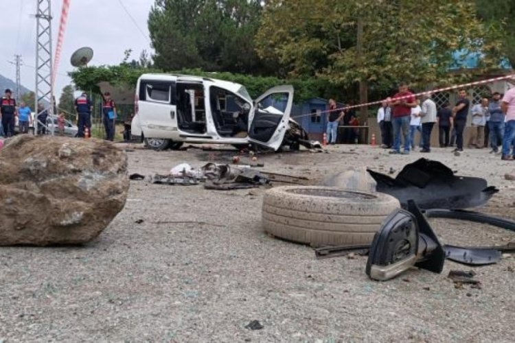 4 g&uuml;n &ouml;nce evlenen &ccedil;ift trafik kazası ile ayrı d&uuml;şt&uuml;