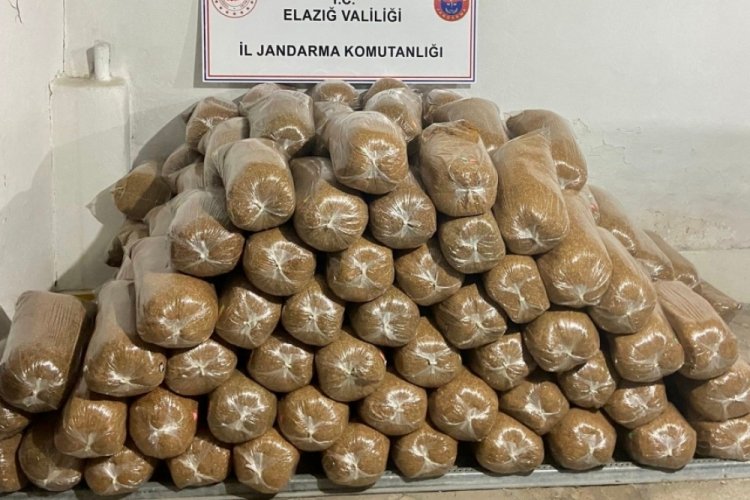 1 ton kıyılmış ka&ccedil;ak t&uuml;t&uuml;n ele ge&ccedil;irildi