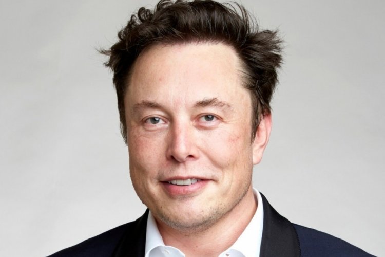 Elon Musk: Manchester'ı satın alıyorum