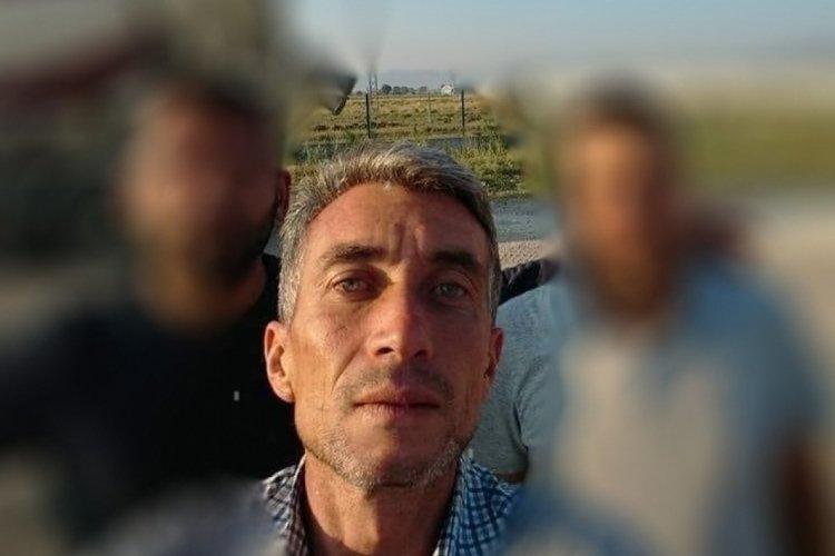 &Uuml;&ccedil; aracın karıştığı zincirleme kazada mikser s&uuml;r&uuml;c&uuml;s&uuml; feci şekilde can verdi