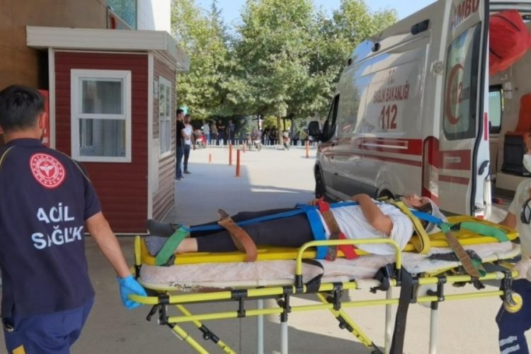 Bursa'da feci olay! 200 kiloluk kapının altında kaldı