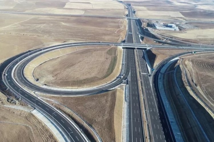 Ankara-Niğde Otoyolu'nu yaklaşık ''9 milyon ara&ccedil;'' kullandı