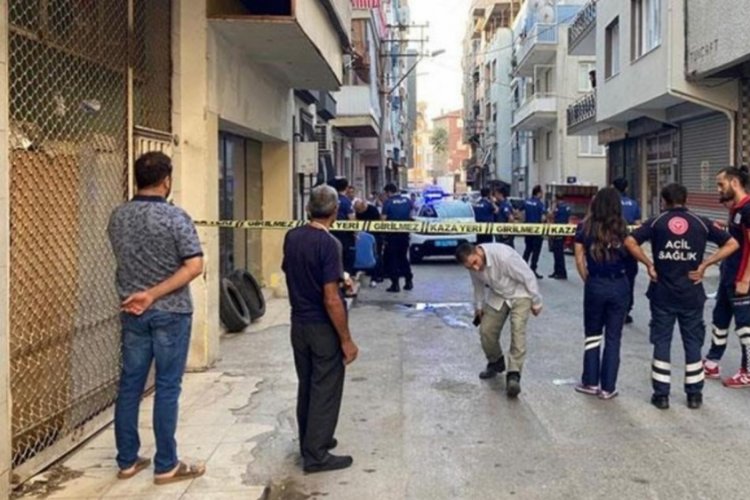Eşini ve kayınpederini silahla &ouml;ld&uuml;rd&uuml;, 2 baldızınızı yaraladı