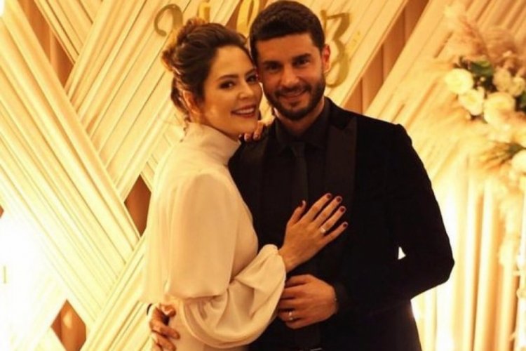 Yıldız &Ccedil;ağrı Atiksoy ile Berk Oktay'ın nikah davetiyesi