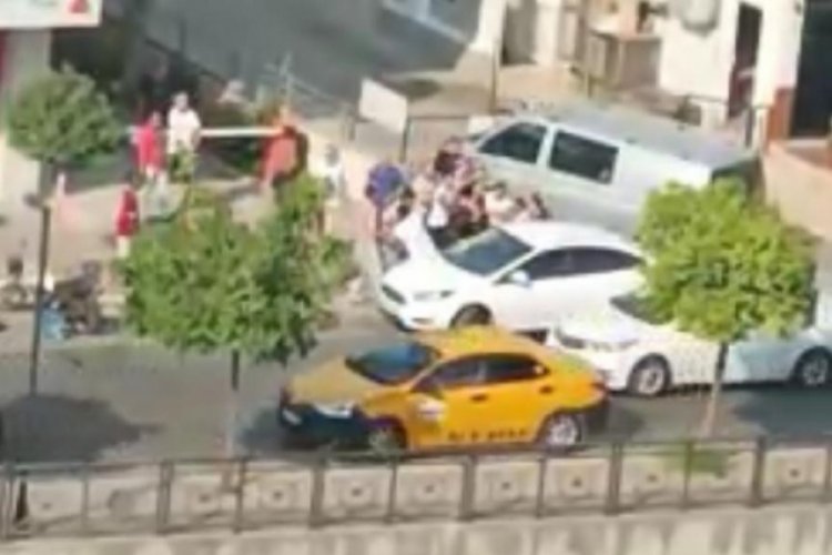 Adana'da tekme, yumruklu kavga