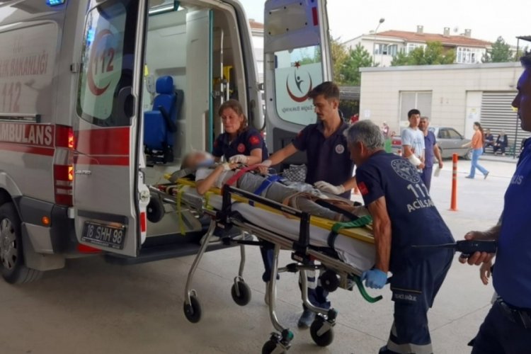 Bursa'da otomobilin &ccedil;arptığı &ccedil;ocuk ağır yaralandı