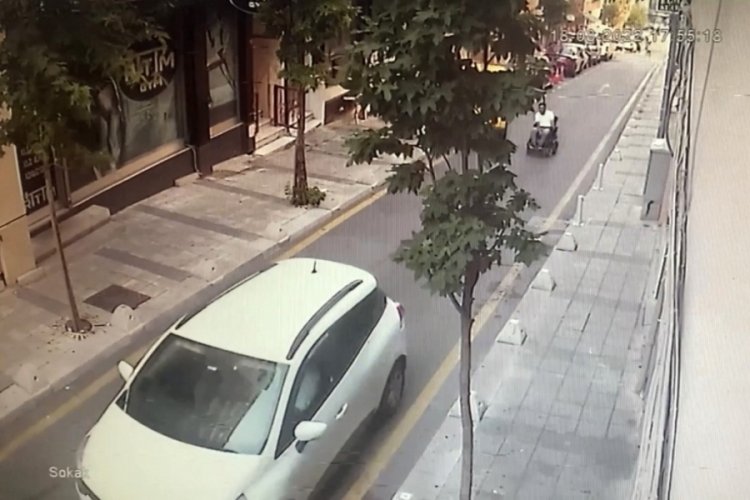 İstanbul'da otomobil s&uuml;r&uuml;c&uuml;s&uuml; engelli adama &ccedil;arpıp ka&ccedil;tı