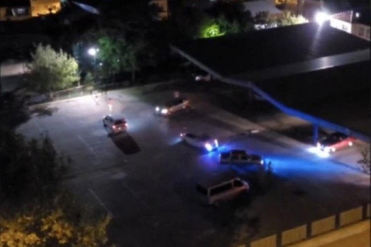 Bursa'da gen&ccedil;ler gece yarısı drift attı
