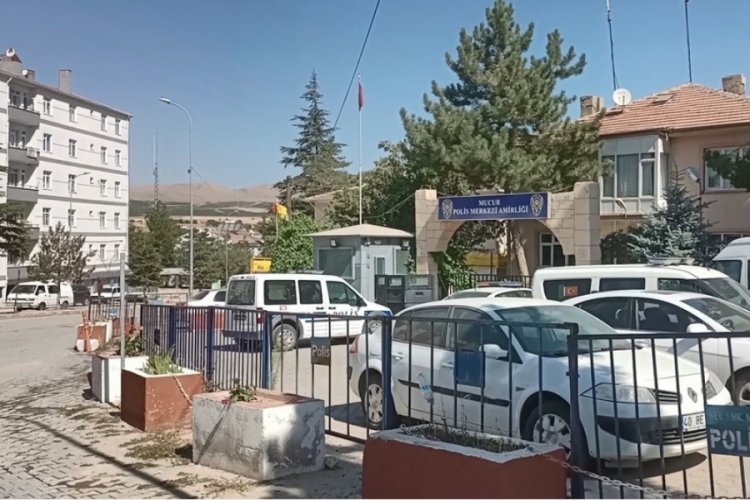 Kırşehir'de anne, 20 g&uuml;nl&uuml;k bebeği d&ouml;verek &ouml;ld&uuml;rd&uuml;