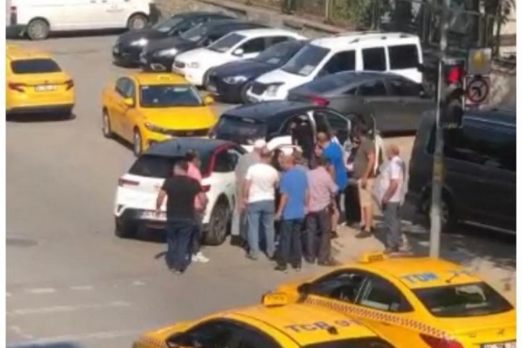 İstanbul'da yol verme kavgası