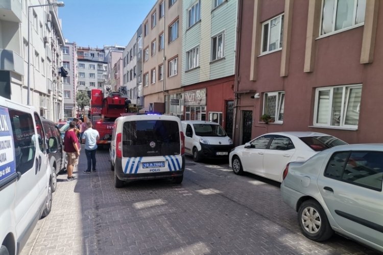 Balıkesir'de bir evde &ccedil;amaşır makinesi aniden alev aldı