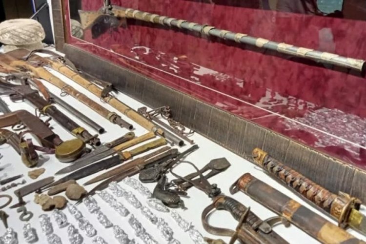 Ankara'da uyuşturucu ile tarihi eser ele ge&ccedil;irildi