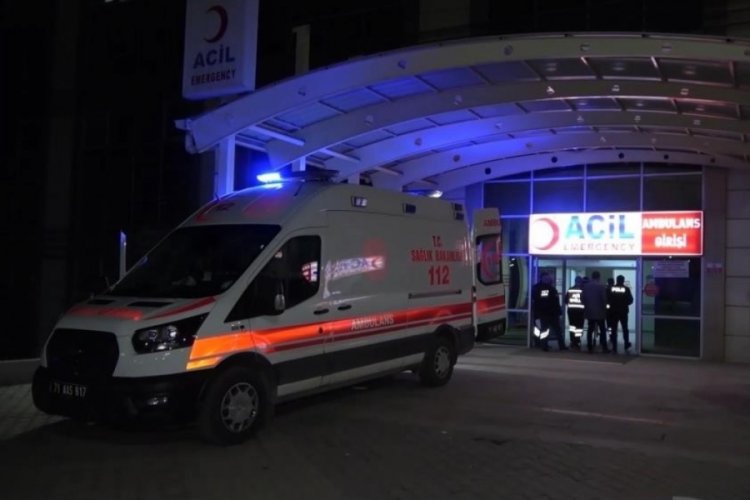 Kırıkkale'de boya yaparken balkondan d&uuml;şen gen&ccedil; ağır yaralandı