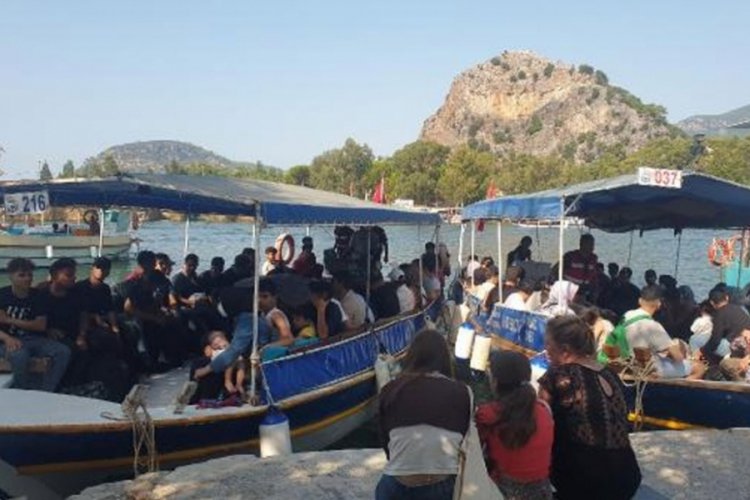 Rusya bandıralı teknede 120 ka&ccedil;ak g&ouml;&ccedil;men yakalandı